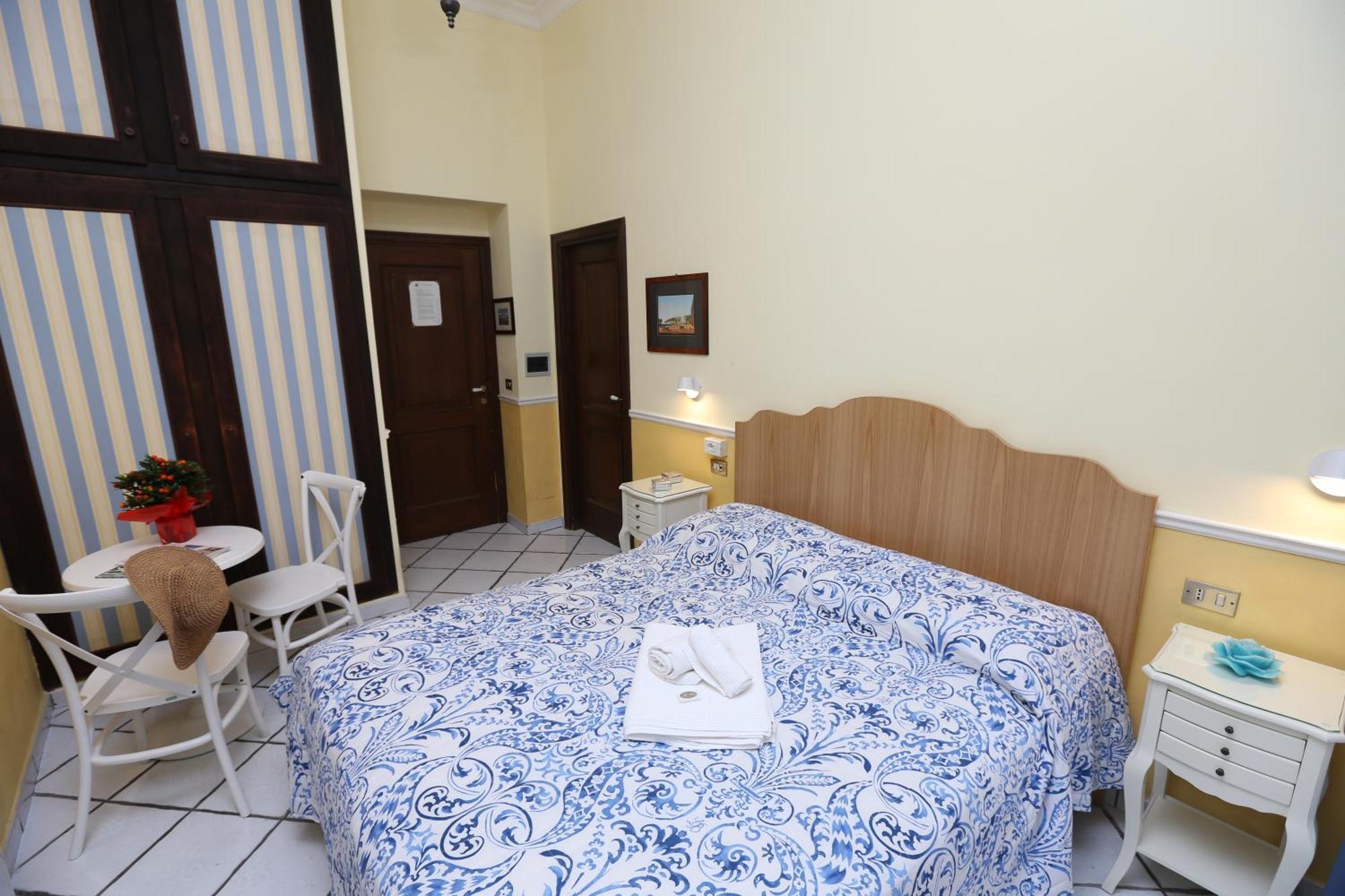 Santa Lucia 50 Hotel Naples Exterior photo