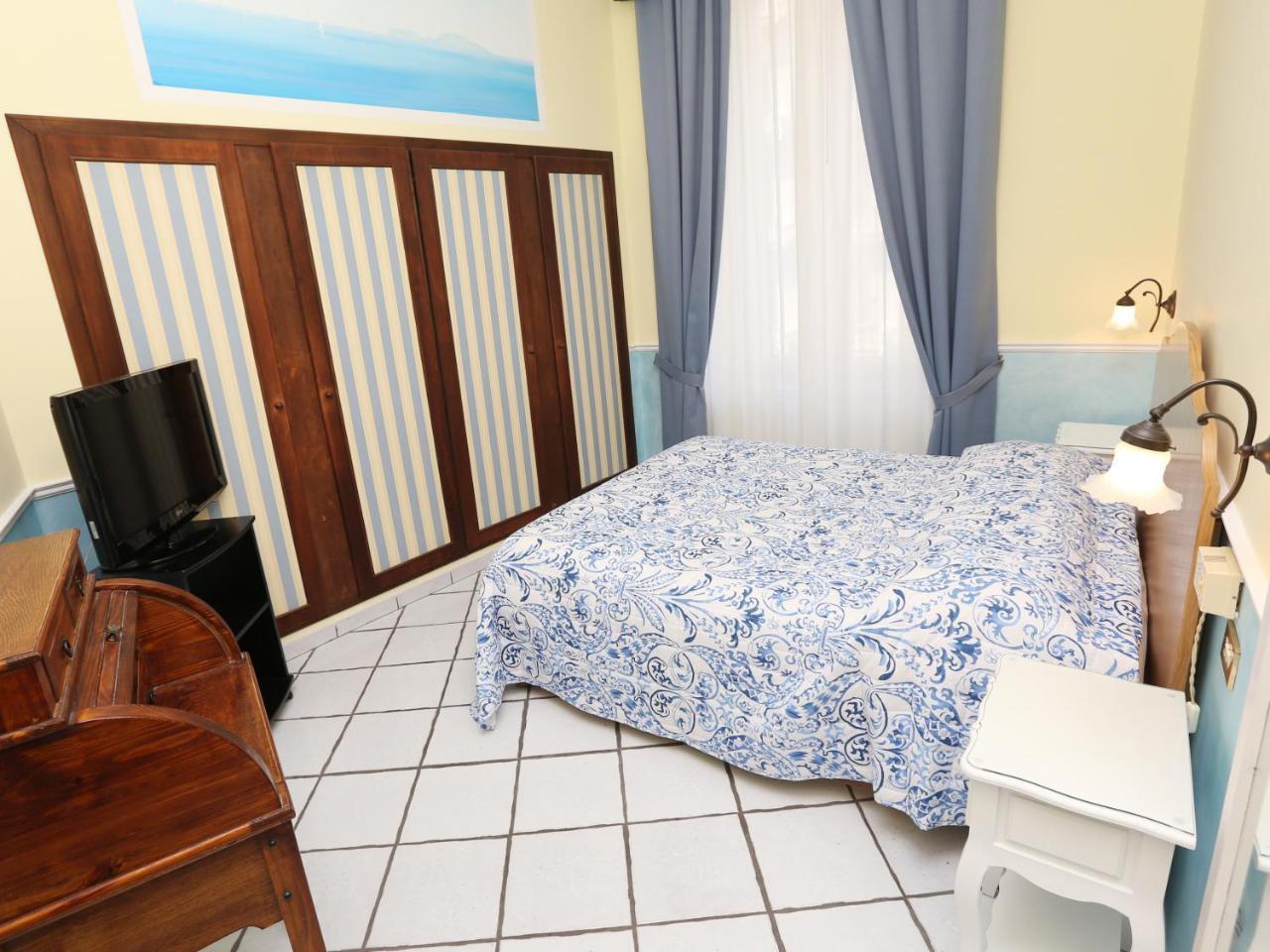 Santa Lucia 50 Hotel Naples Exterior photo